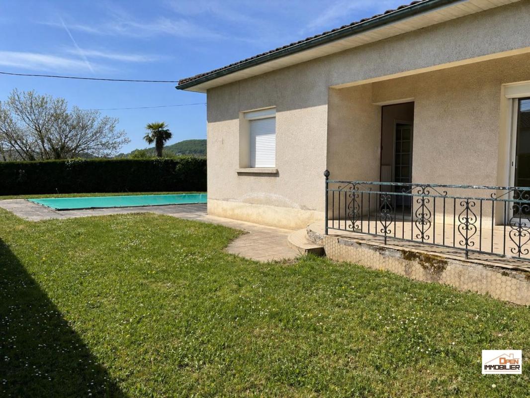 MAISON DE PLAIN PIED AVEC GARAGE ET PISCINE