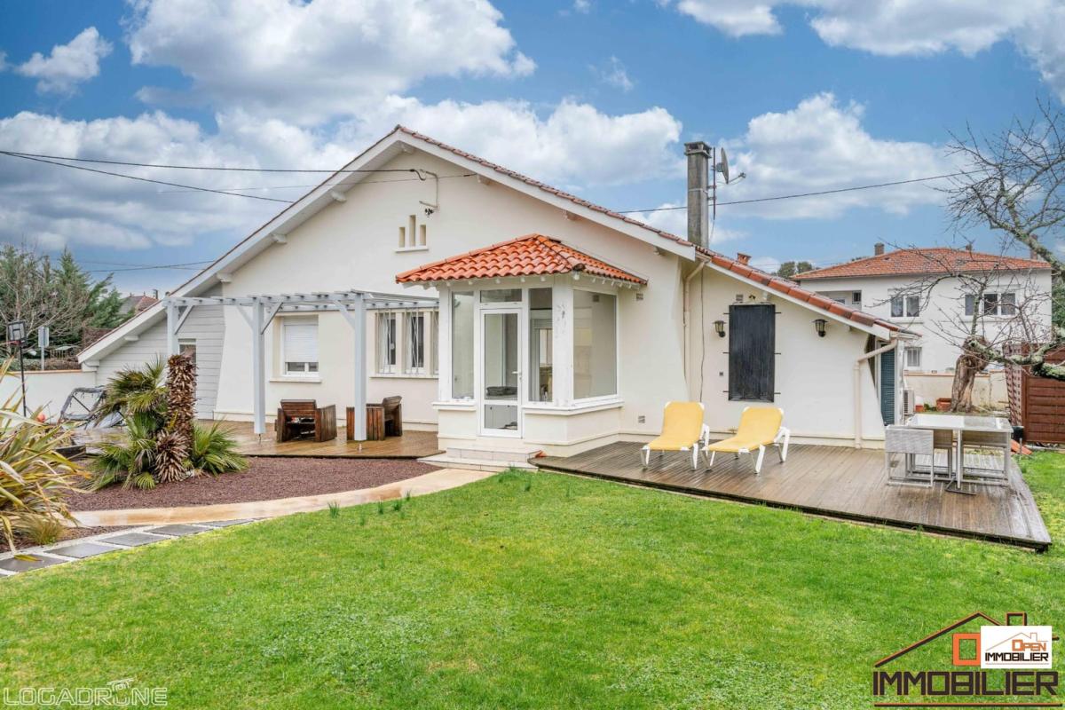 Maison T6 avec jardin clos - 47300 Pujols