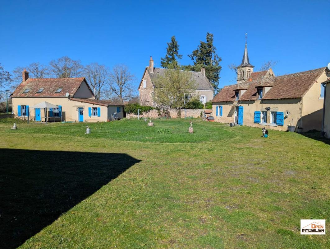 Domaine de caractère au cœur du Berry – charme, nature et sérénité !