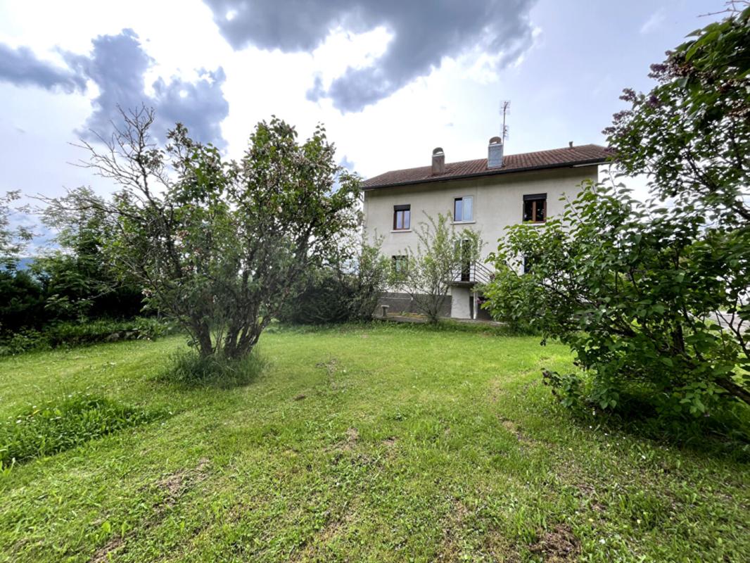 MAISON DE 316,95 M2 9 PIECES SUR 21.91 ARES 165000 EUROS - Photo 2
