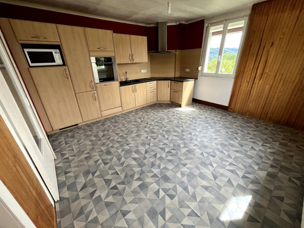MAISON DE 316,95 M2 9 PIECES SUR 21.91 ARES 165000 EUROS - Photo 3