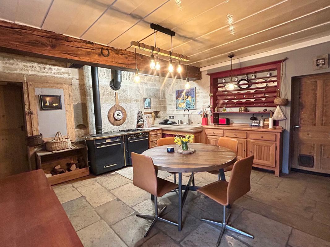 ANCIEN CORPS DE FERME RENOVE 8 PIECES 222 m² SUR TERRAIN DE 46 ARES 390000 EUROS - Photo 3