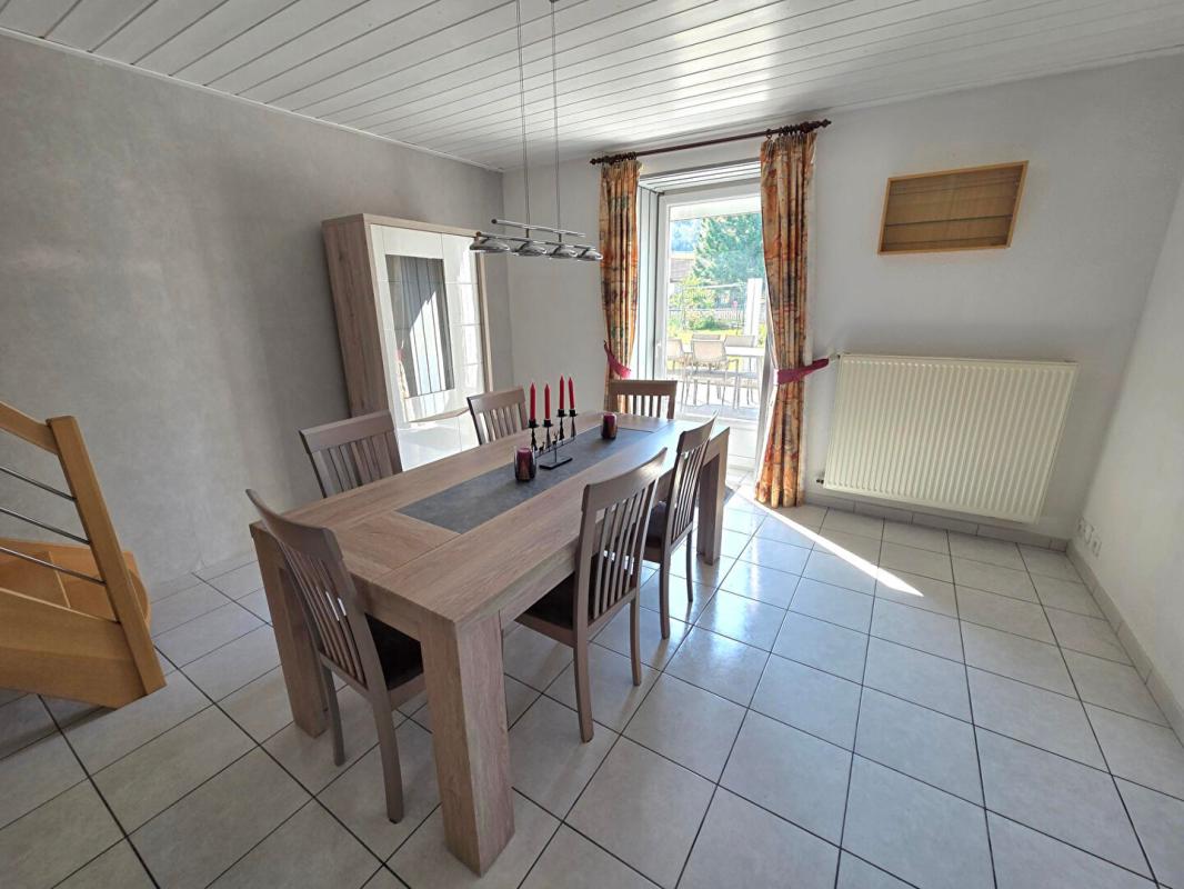 APPARTEMENT 5 PIECES 94.13 m2 GARAGE ET TERRAIN PRIVATIF  190000 EUROS - Photo 2