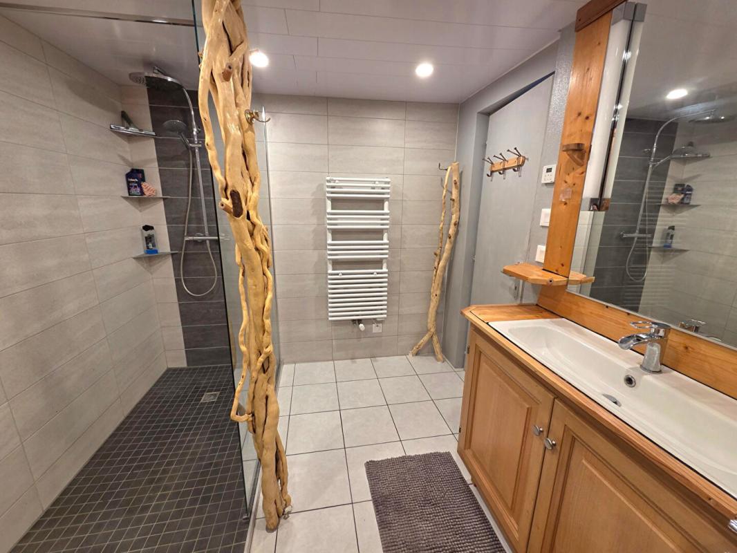 APPARTEMENT 5 PIECES 94.13 m2 GARAGE ET TERRAIN PRIVATIF  190000 EUROS - Photo 4