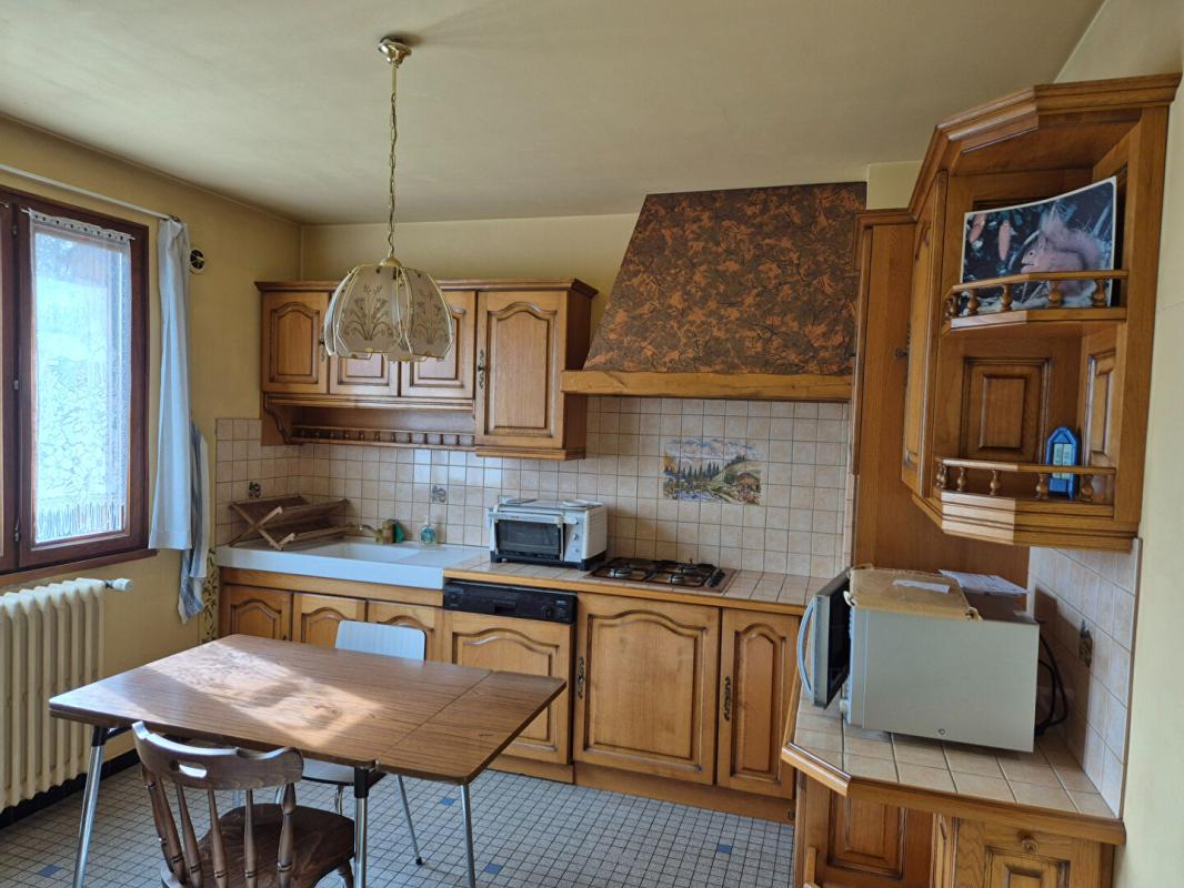 Maison Vesoul 94 m2 + 50 m2 à aménager sur 658 m2 de terrain - Photo 4