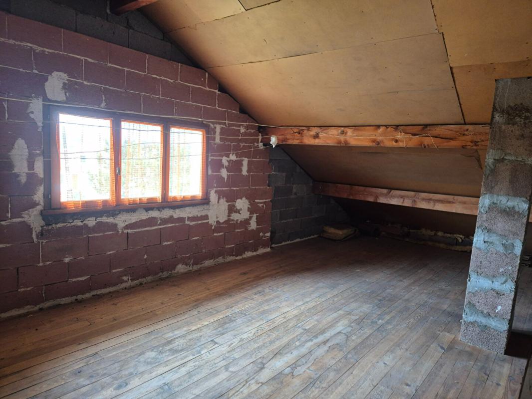 Maison Vesoul 94 m2 + 50 m2 à aménager sur 658 m2 de terrain - Photo 5
