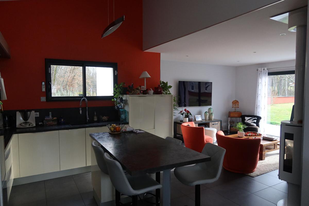 Maison d'architecte Geneuille 6 pièce(s) 145 m2 - Photo 5