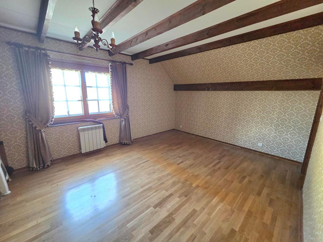 MAISON 7 PIECES 147 M² SUR TERRAIN DE 12 ARES 375000 EUROS - Photo 4