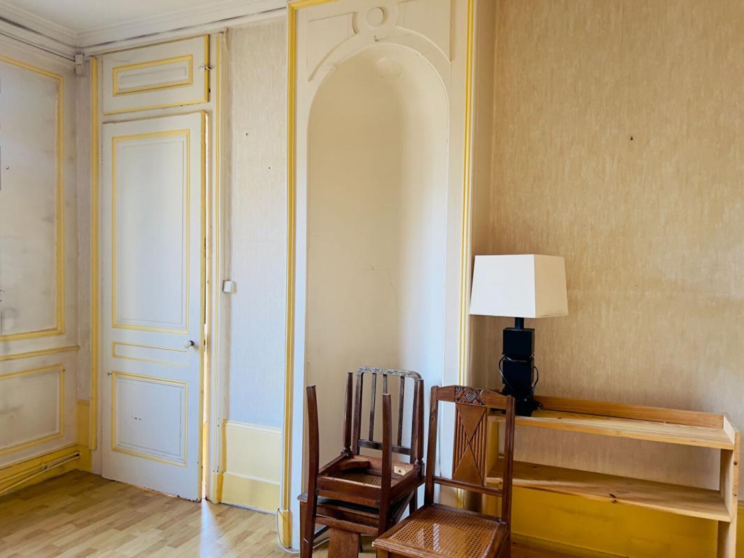 T2 dans bel immeuble ancien - Photo 4