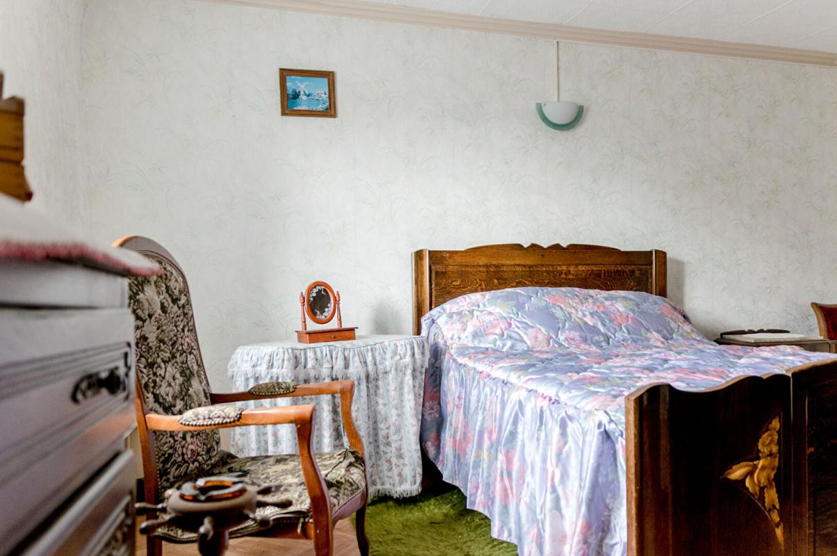 Maison à rénover avec grands volumes secteur Saulnot et belles dépendances - Photo 4