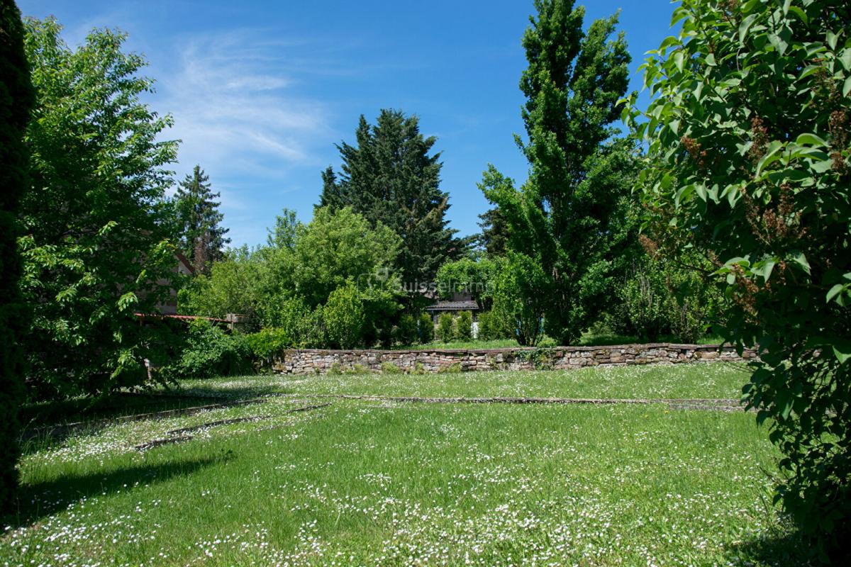 Maison à rénover avec grands volumes secteur Saulnot et belles dépendances - Photo 5