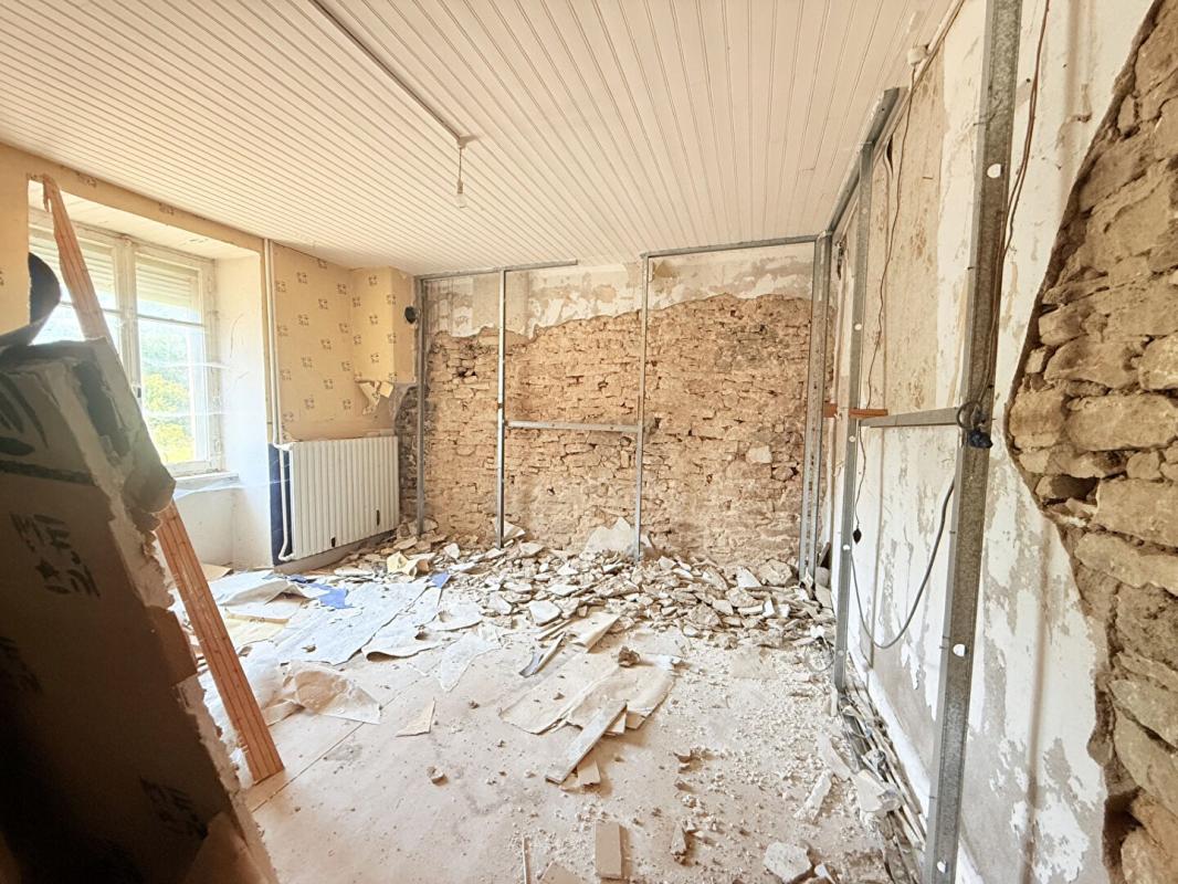 Maison à rénover avec cour - Photo 4