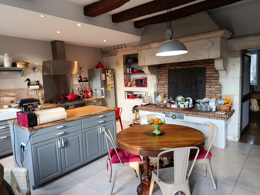 Maison bourgeoise de 390 m2 à saisir sans tarder - Photo 4