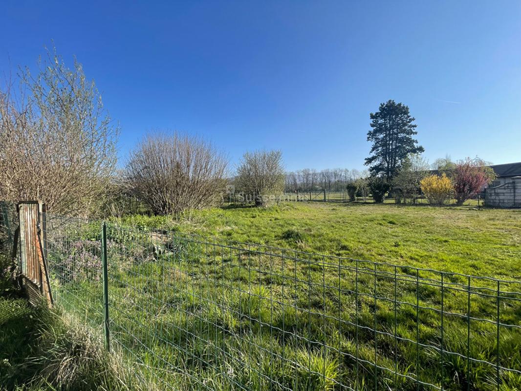 Chaux, maison à rénover sur 10 ares de terrain clos et arboré - Photo 2