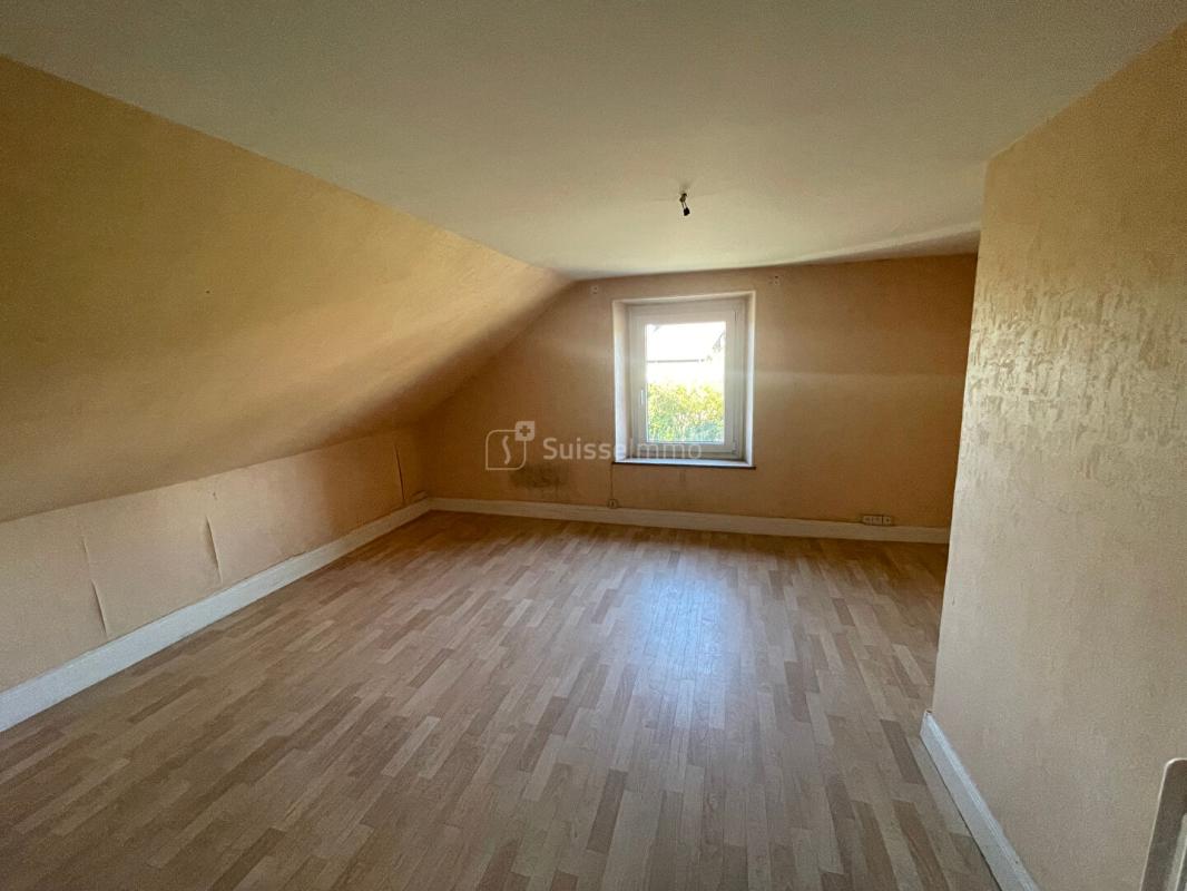 Chaux, maison à rénover sur 10 ares de terrain clos et arboré - Photo 5