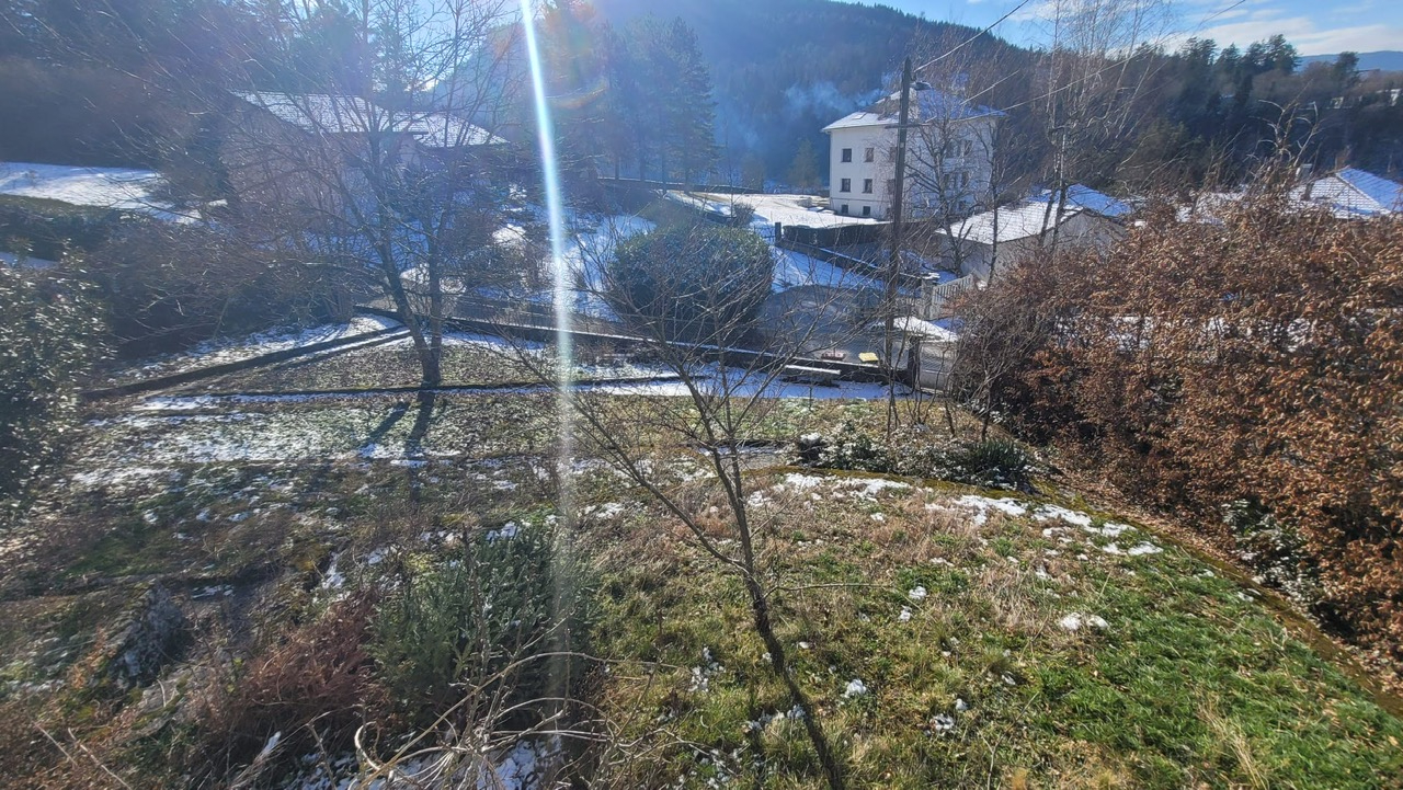 Maison  sur les Hauteurs d'Oyonnax 200 m2 habitable avec studio indépendant - Photo 3