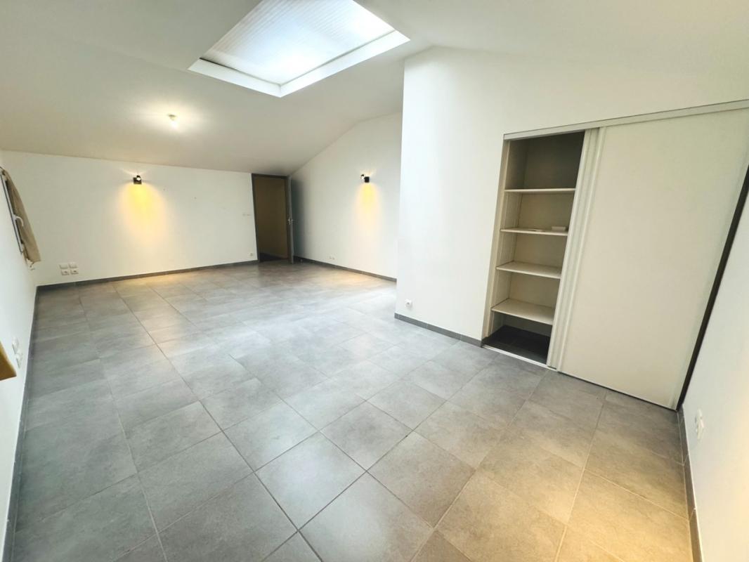 ROMANS CENTRE - LOCAL 35m² - BUREAU
