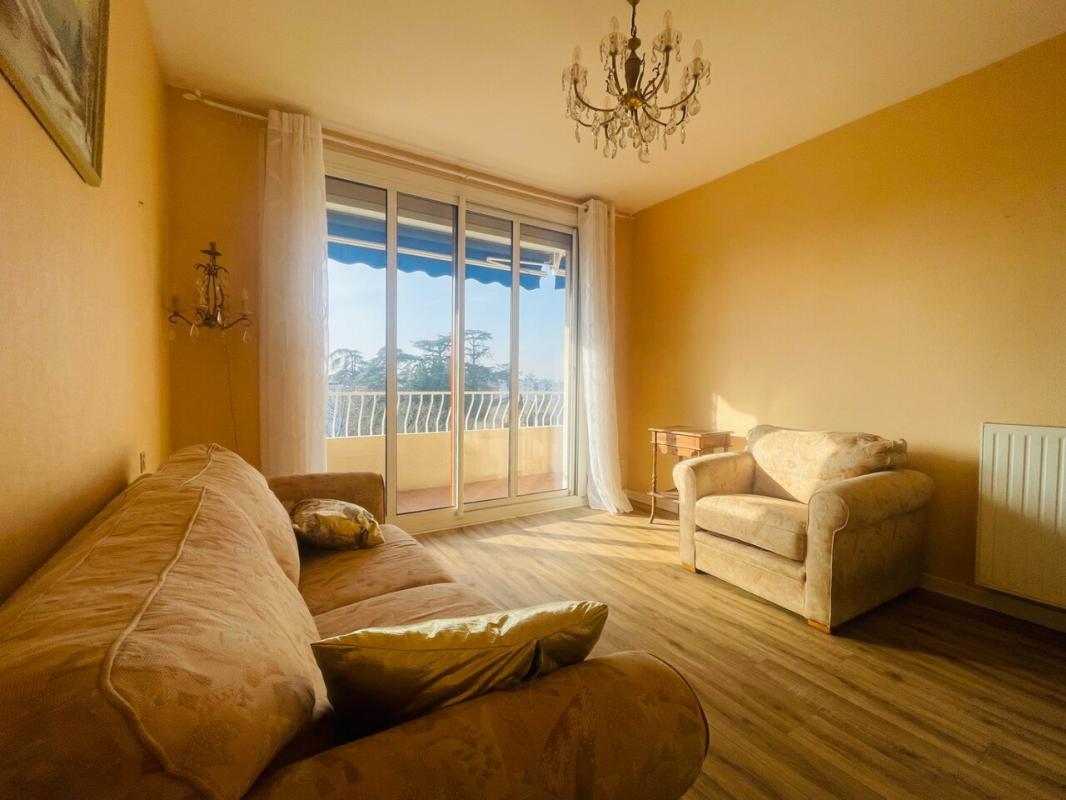 BEL APPARTEMENT T3 DANS RESIDENCE SECURISEE - Photo 3