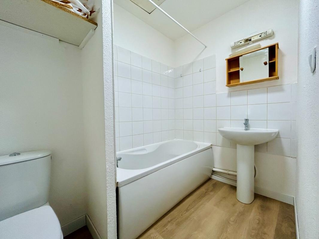 APPART T2 DERNIER ETAGE - Photo 3