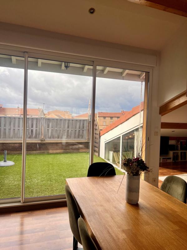 HYPER CENTRE - BEL APPARTEMENT AVEC TERRASSE - Photo 3