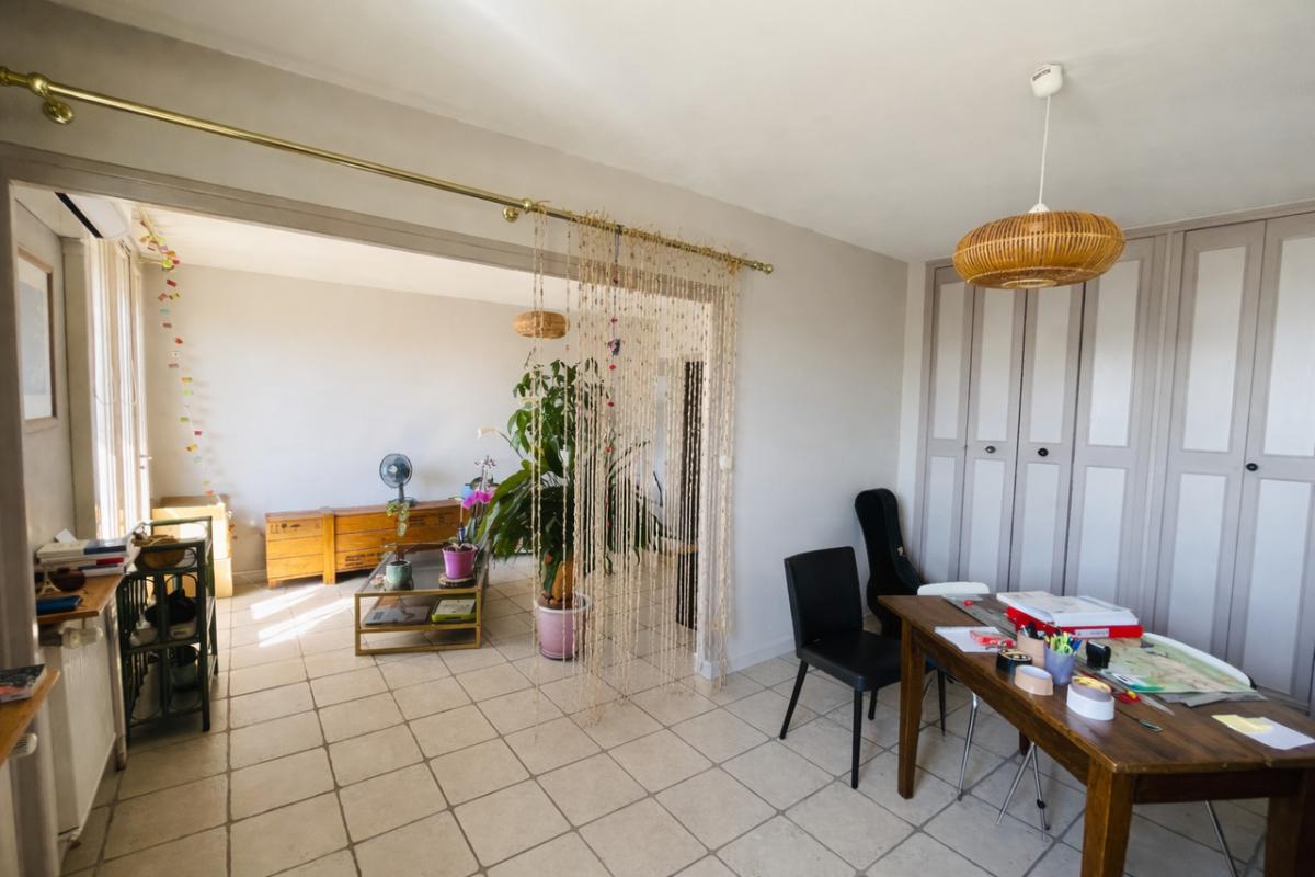ROMANS - Centre-ville | Charmant appartement T4 avec balcon, garage et cave - Photo 4
