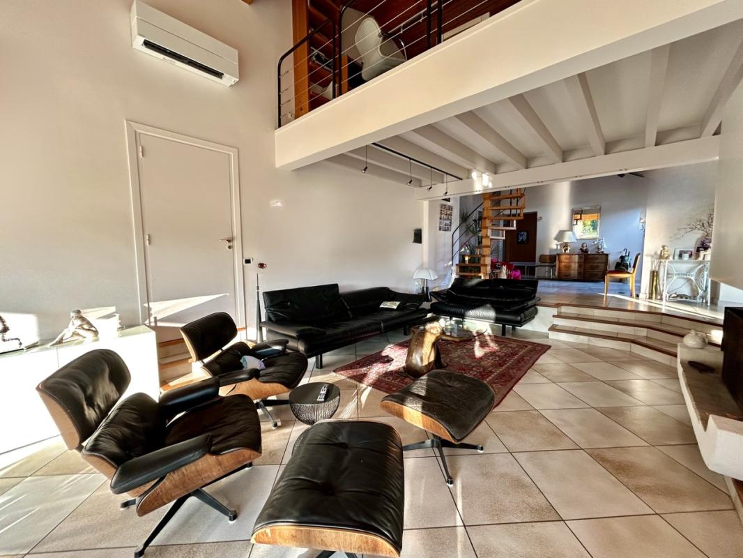 Villa d'architecte dans un quartier recherché ! - Photo 5