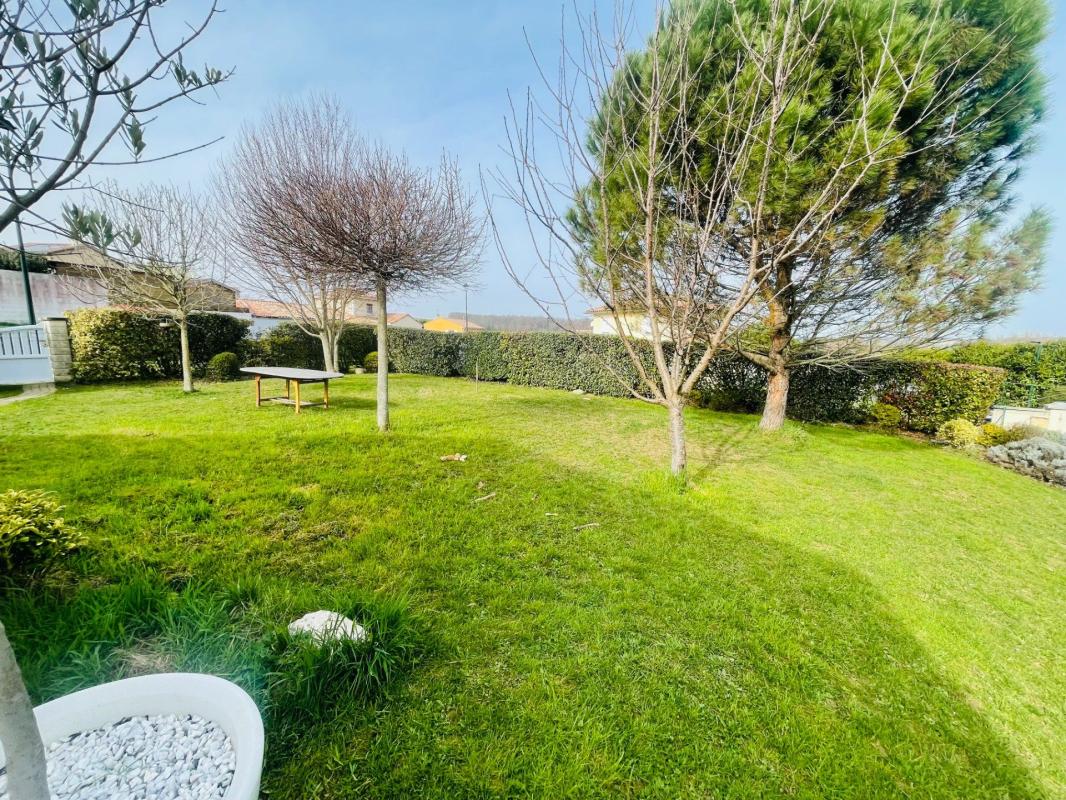 Maison familiale de 127 m² avec terrain arboré - Tersanne - Photo 3