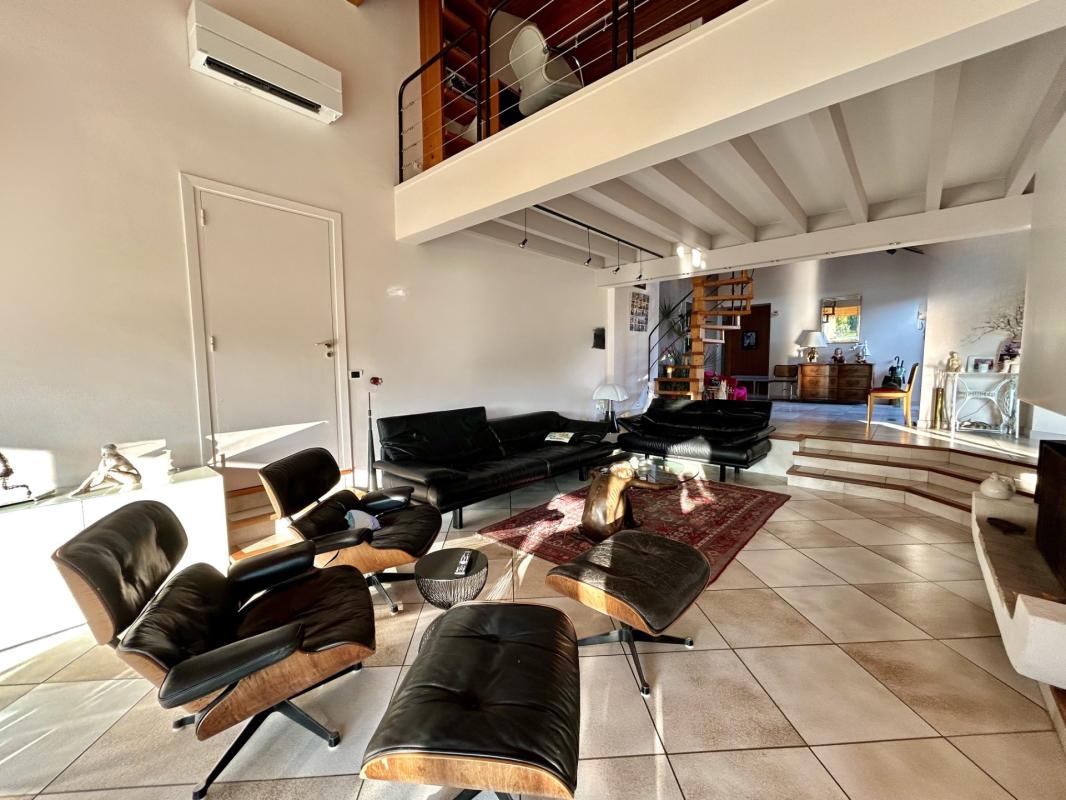 Villa d'architecte dans un quartier recherché ! - Photo 5