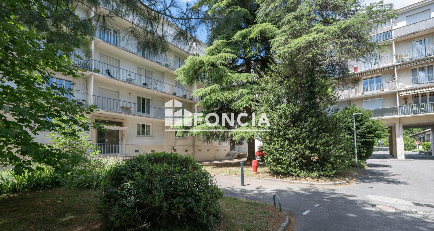 Appartement T3 avec balcon, parking et cave