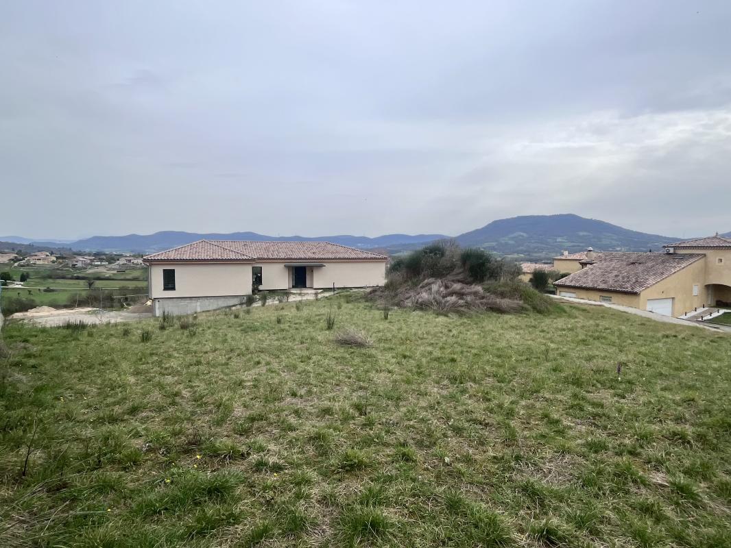 Terrain constructible - 1000m2 - Chomerac - 120 000e