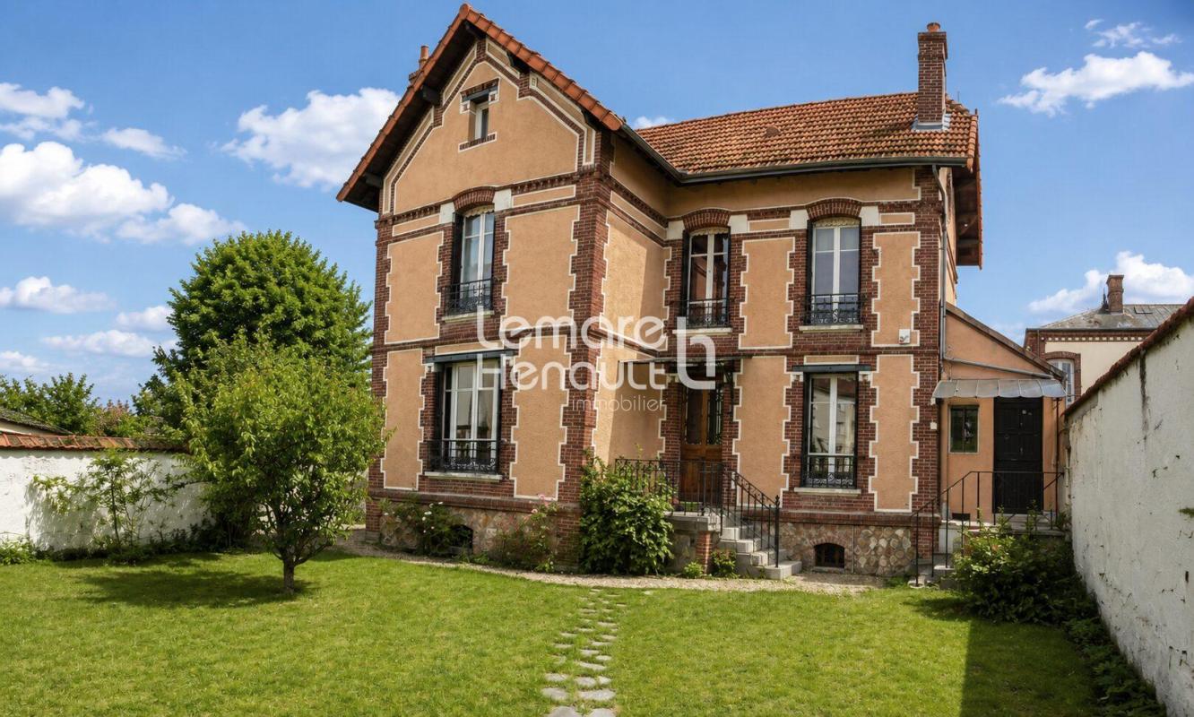 Très belle maison bourgeoise sur 600 m² de terrain clos-planté