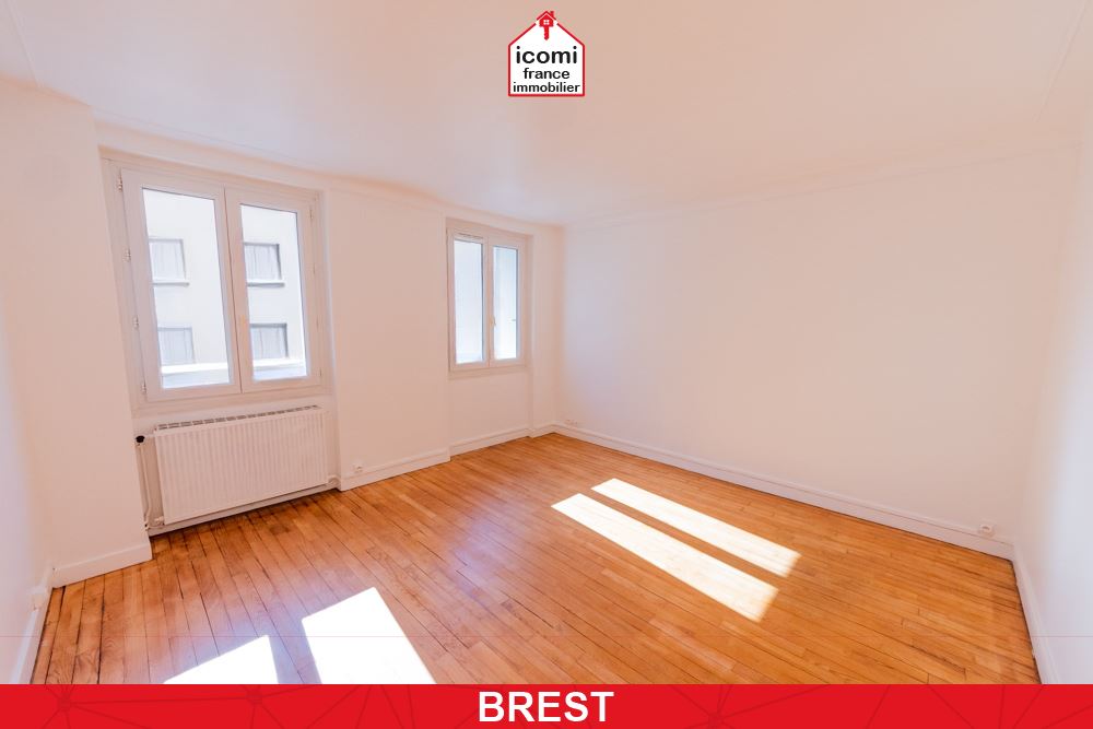 FINISTERE - Brest (29200) - A VENDRE - APPARTEMENT T4 81M² - DALLE BETON - 3 CHAMBRES - LUMINEUX - AUCUNS TRAVAUX - CAVE