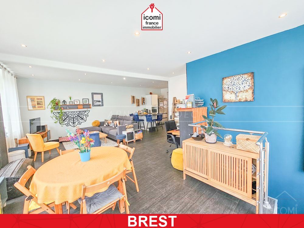 FINISTERE - Brest (29200) - A VENDRE - APPARTEMENT T4 DE 120 M² - ESPACE DE VIE DE 50 M² AVEC TERRASSE - 3 CHAMBRES - 2 SDE-SDB - 2 WC - AUCUNS TRAVAUX - COUP DE COEUR ASSURE