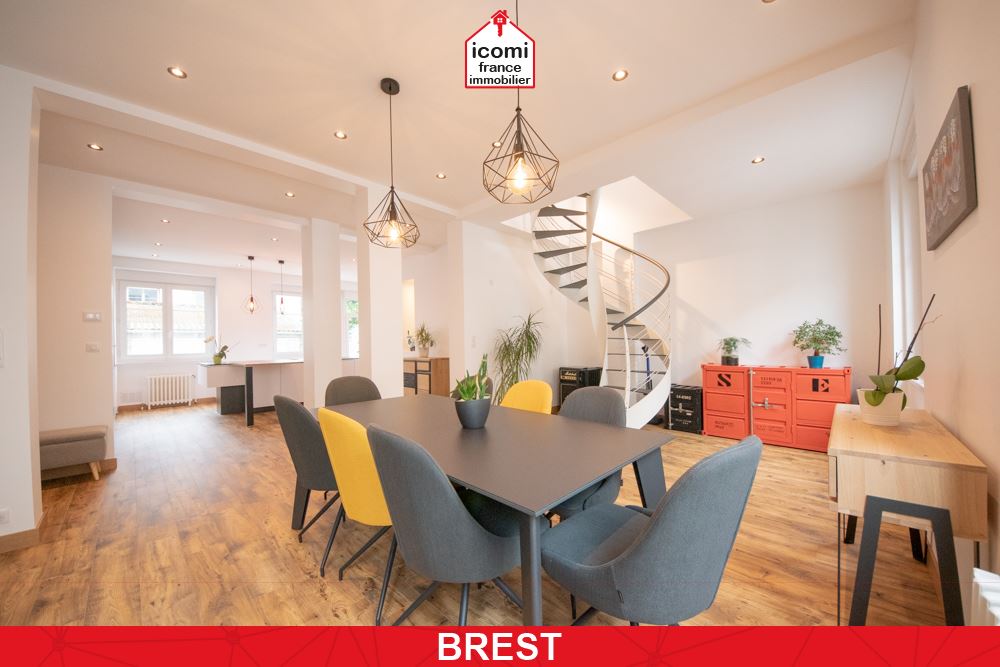 FINISTERE - Brest (29200) - A VENDRE - MAGNIFIQUE DUPLEX DE 160 M2 - 3 CHAMBRES (4 POSSIBLE) - BREST HYPER CENTRE - TRIANGLE D'OR  - UN GARAGE - 2 CAVES - UN ESPACE EXTERIEUR - PRESTATIONS HAUT DE GAM