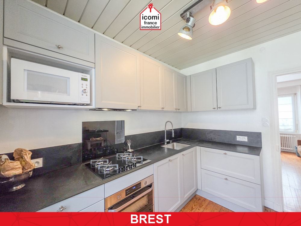 FINISTERE - Brest (29200) - A VENDRE - MAISON DE CHARME DES ANNEES 30 DE 150 M² AVEC JARDIN CLOS ET GARAGE - 4 CHAMBRES - RENOVATION DE 2019  - VUE MER - RARE