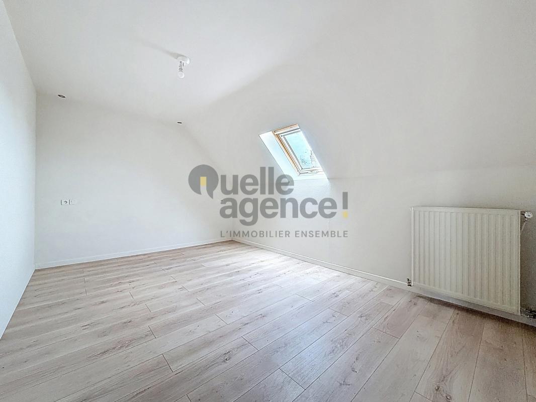 Maison 12 pièces de 181 m2 à Sizun