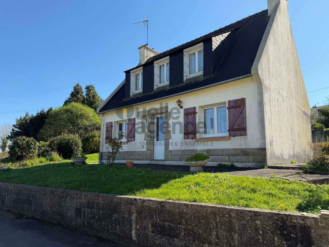 Maison 6 pièces de 90 m2 à Mahalon