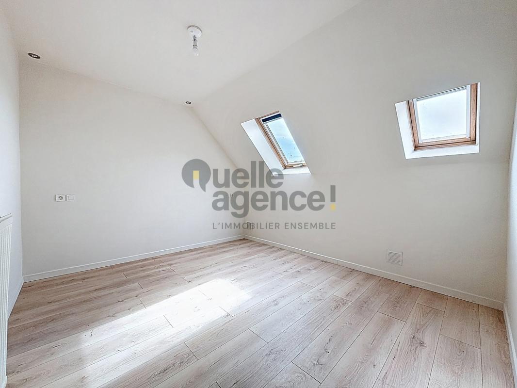 Maison 12 pièces de 181 m2 à Sizun