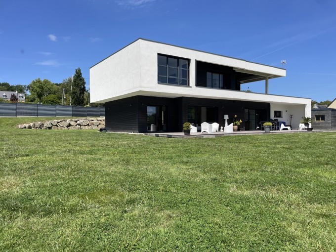 Maison 187m² — Plomodiern