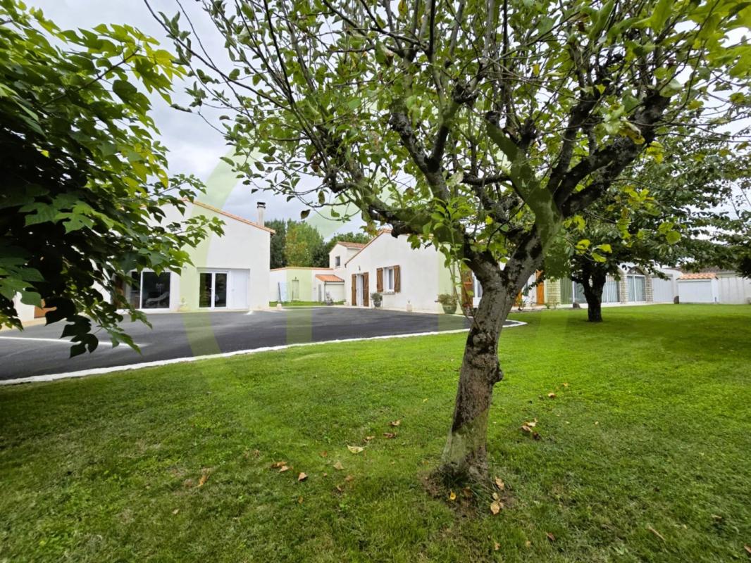 Maison à vendre, 9 pièces, 232 m², Breuillet