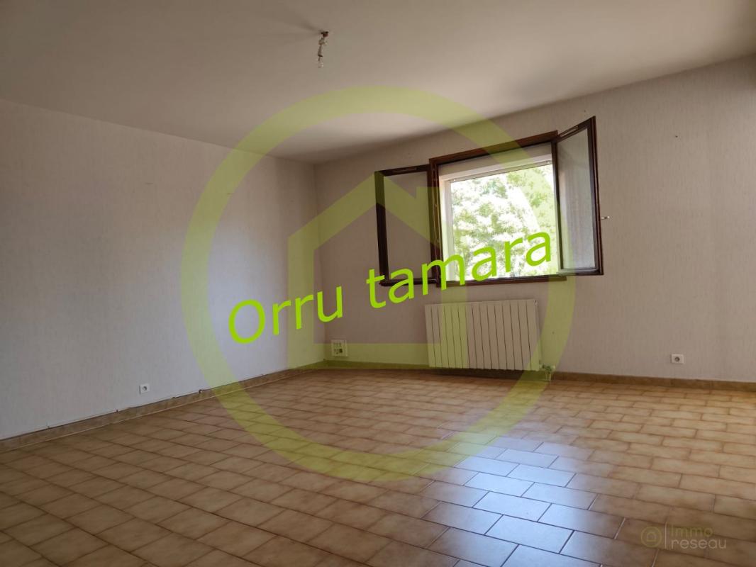 Appartement à vendre, 3 pièces, 81 m², Mezzavia
