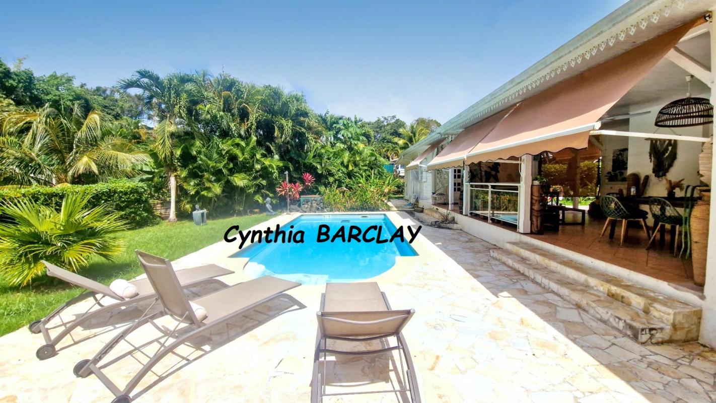 Villa - Photo 2