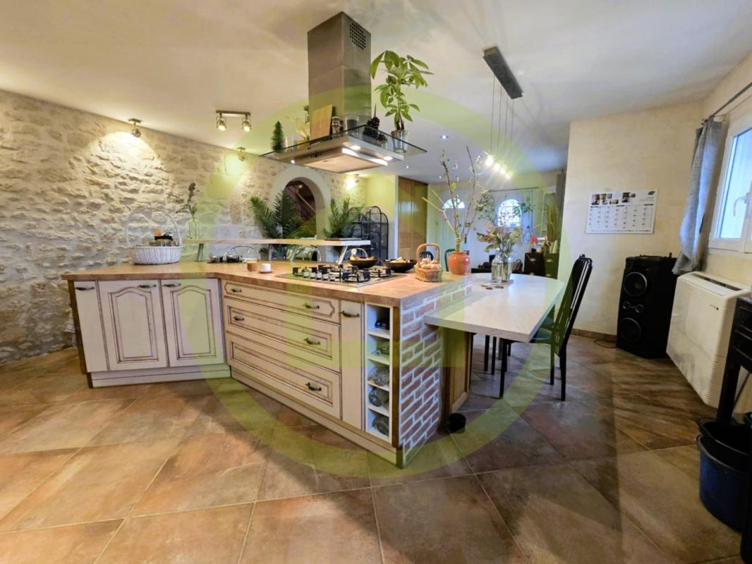 Maison à vendre, 10 pièces, 484 m², Mirambeau