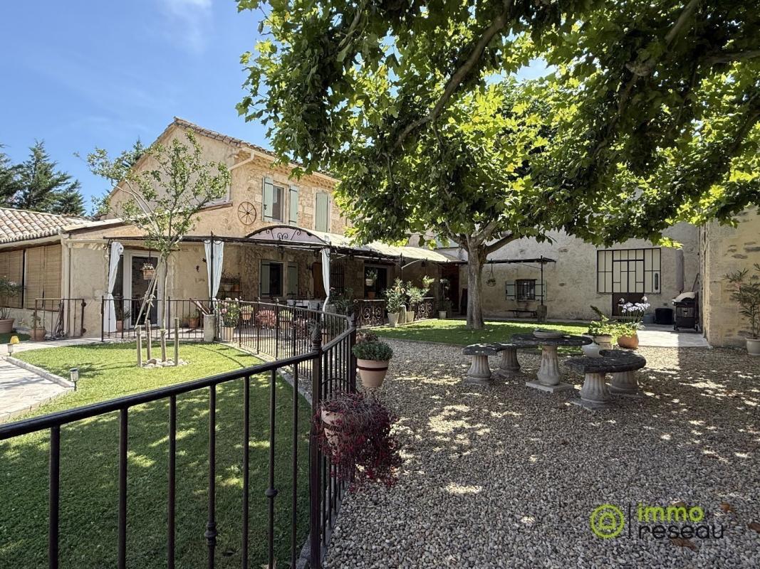 Maison à vendre, 12 pièces, 250 m², Montfavet
