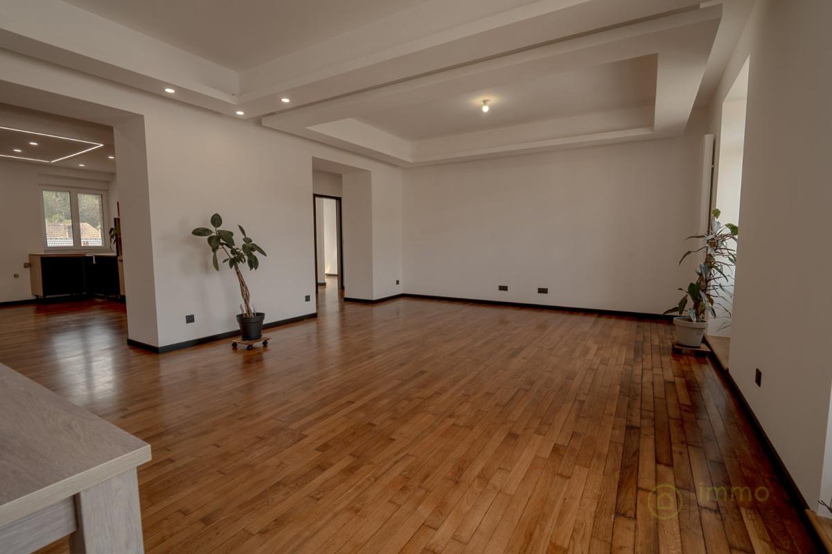 Appartement à vendre, 4 pièces, 106 m², Longuyon