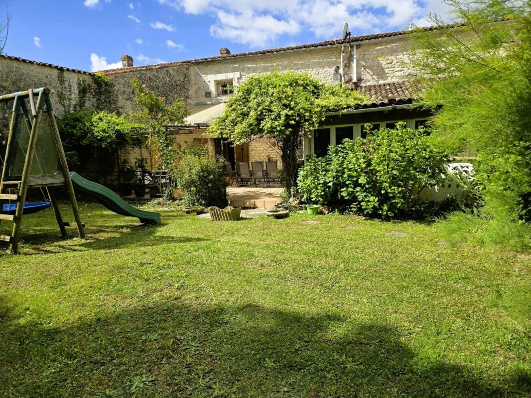 Maison à vendre, 10 pièces, 220 m², Saint Quantin De Rancanne