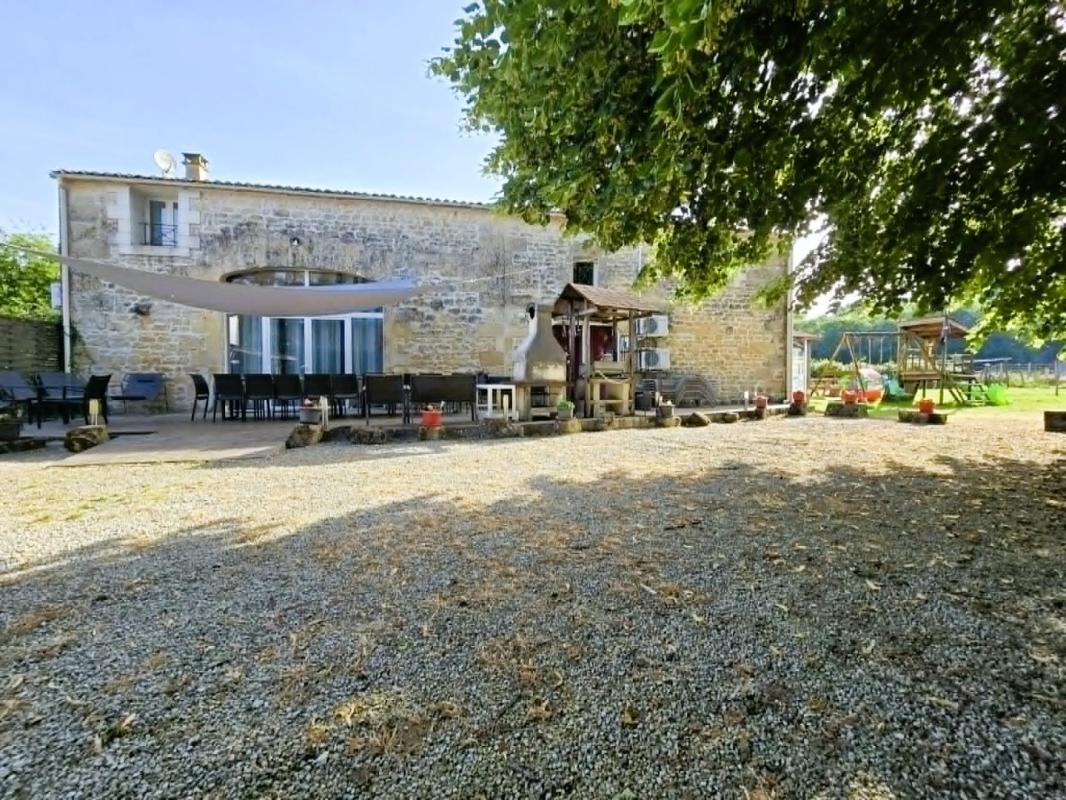 Maison à vendre, 18 pièces, 460 m², Saint Quantin De Rancanne