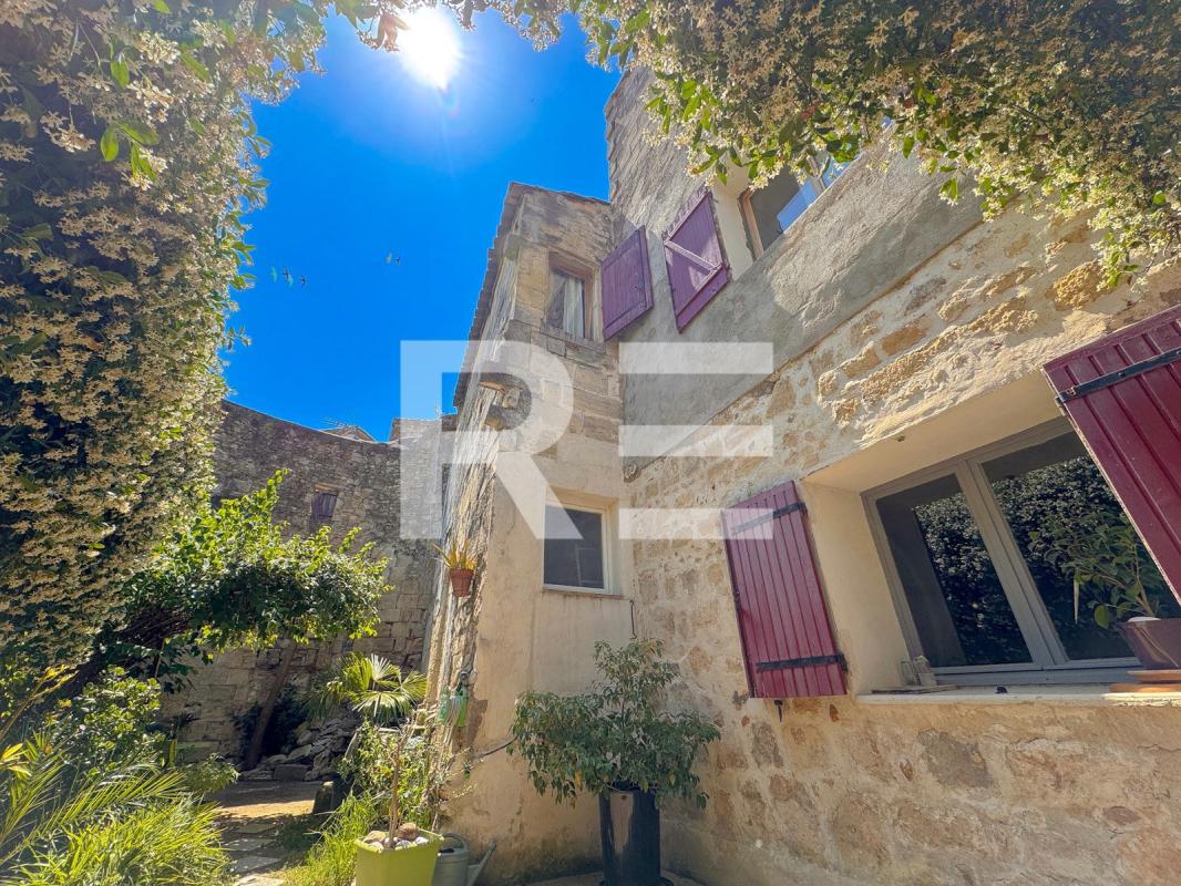 DEMEURE DE CARACTÈRE 218 M² AVEC COUR INTERIEURE & ATELIER