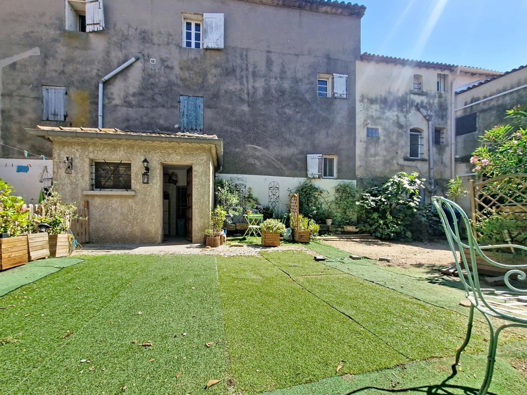 MAISON DE VILLE DE 143M² AVEC COUR, REMISE ET HANGAR