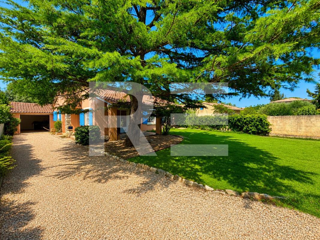 Maison de plain-pied avec grand jardin – Proche centre de Villeneuve-lès-Avignon